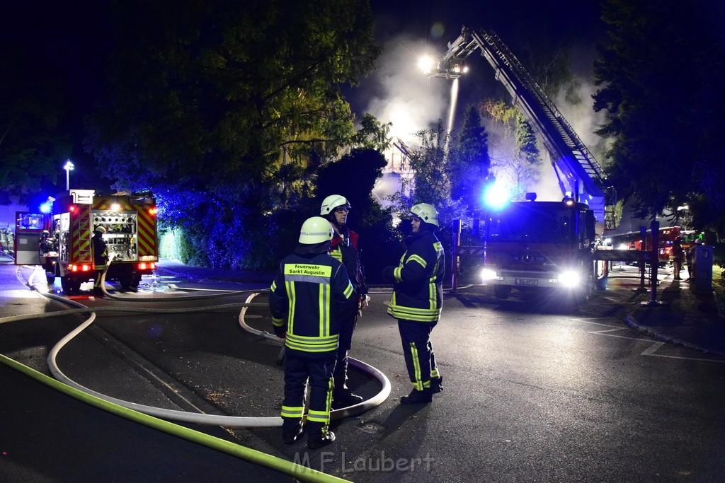 Grossfeuer Einfamilienhaus Siegburg Muehlengrabenstr P0176.JPG - Miklos Laubert